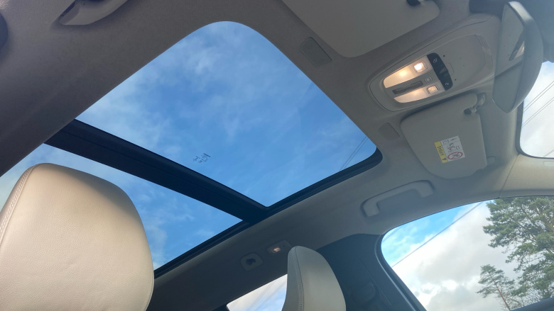 Volvo XC40 2.0 B4P Ultimate Dark 5dr Auto Petrol Estate